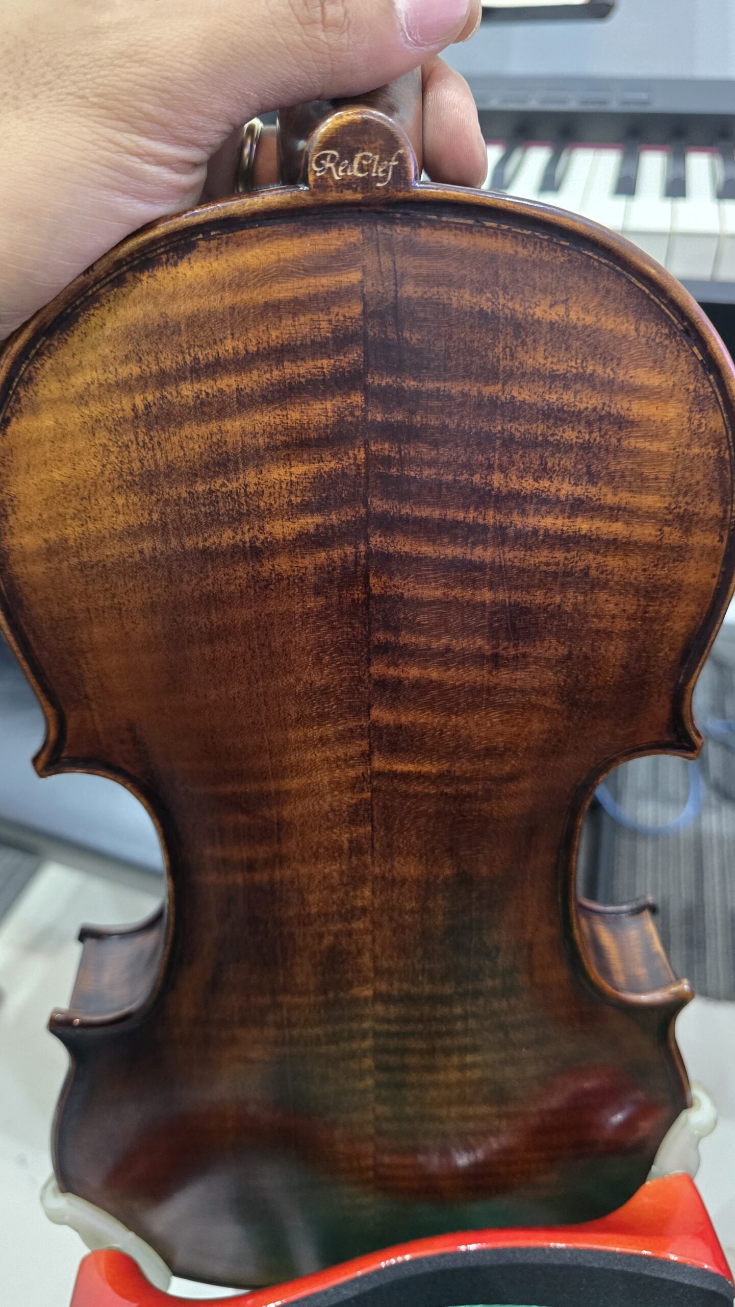 Red Clef IJ2 Handcrafted Violin - Image 8
