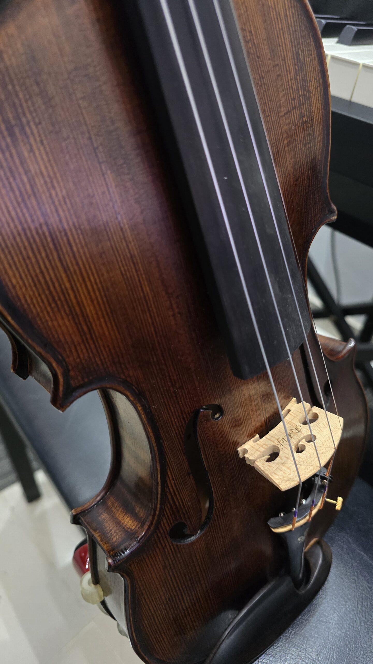 Red Clef IJ2 Handcrafted Violin - Image 7