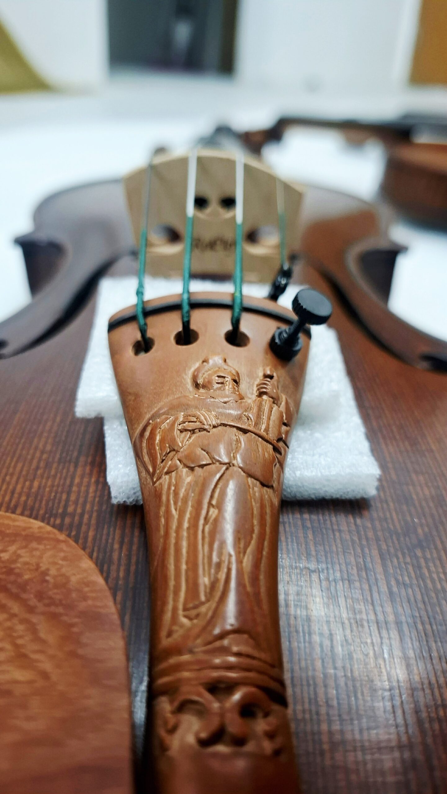 Red Clef IJ2 Handcrafted Violin - Image 3