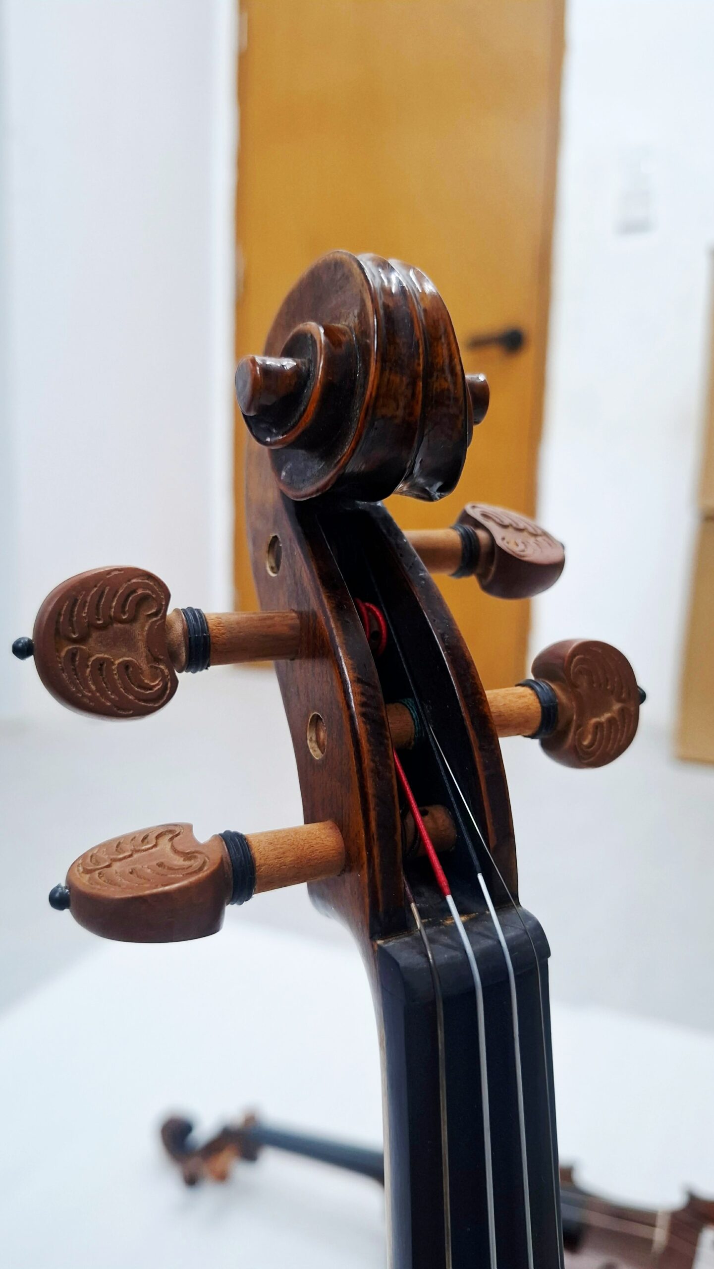 Red Clef IJ2 Handcrafted Violin - Image 4