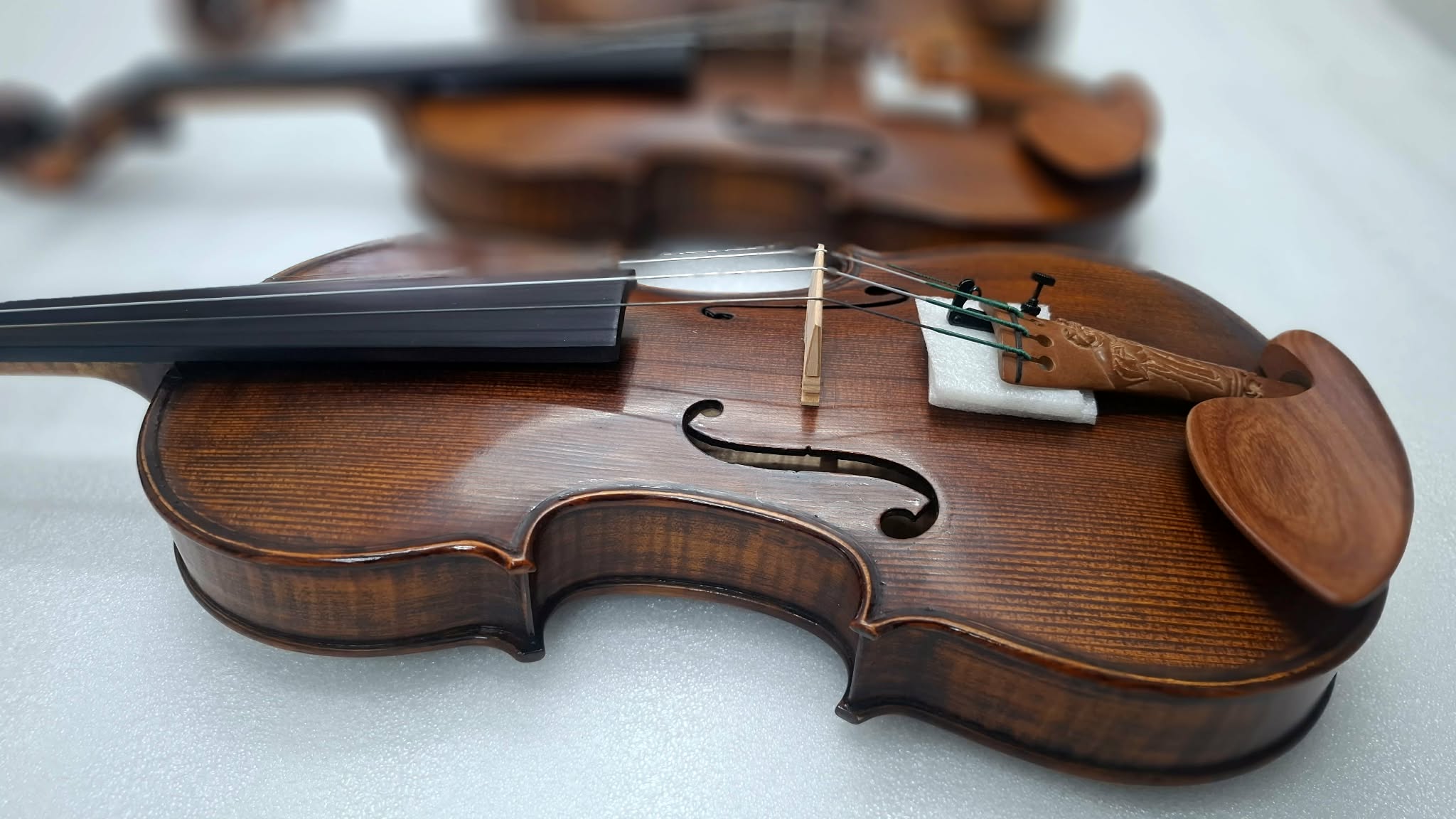 Red Clef IJ2 Handcrafted Violin - Image 2